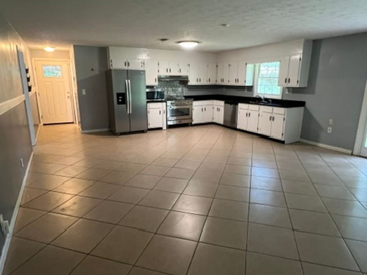 510 S May St - Photo 2 of 10