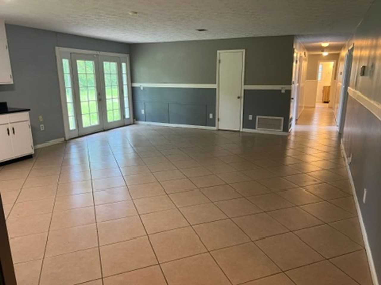 510 S May St - Photo 3 of 10