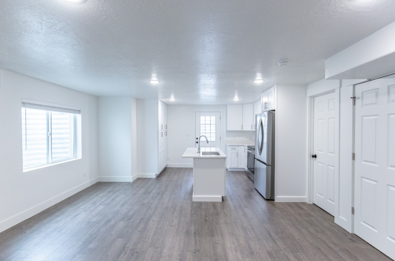 4927 N Brandon Park Dr - Photo 2 of 10