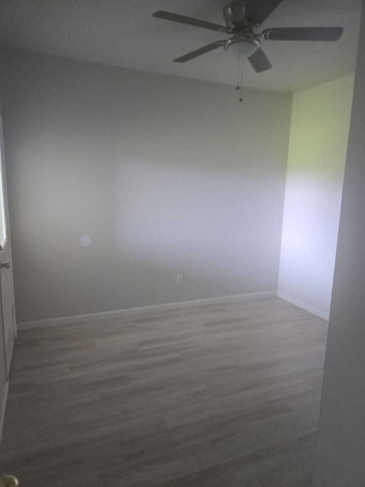 129 - 131 Collette Court - Vasantha Honeyman Coker Trust - Photo 4 of 8