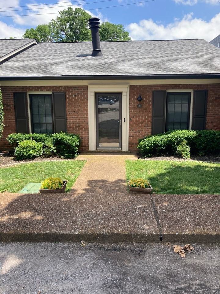 142 Academy Sq - Photo 3 of 14