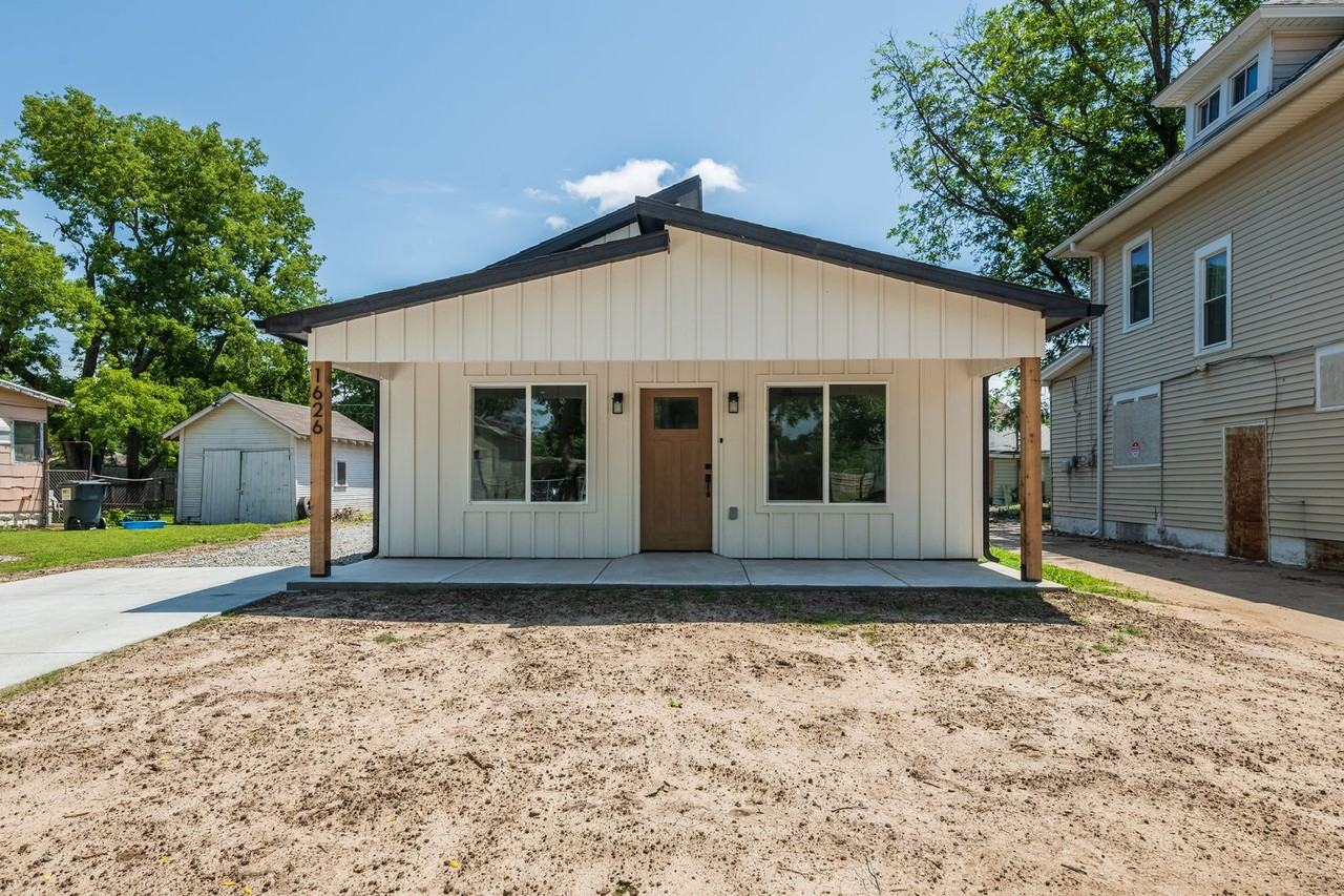 1626 N Topeka St - Photo 3 of 25