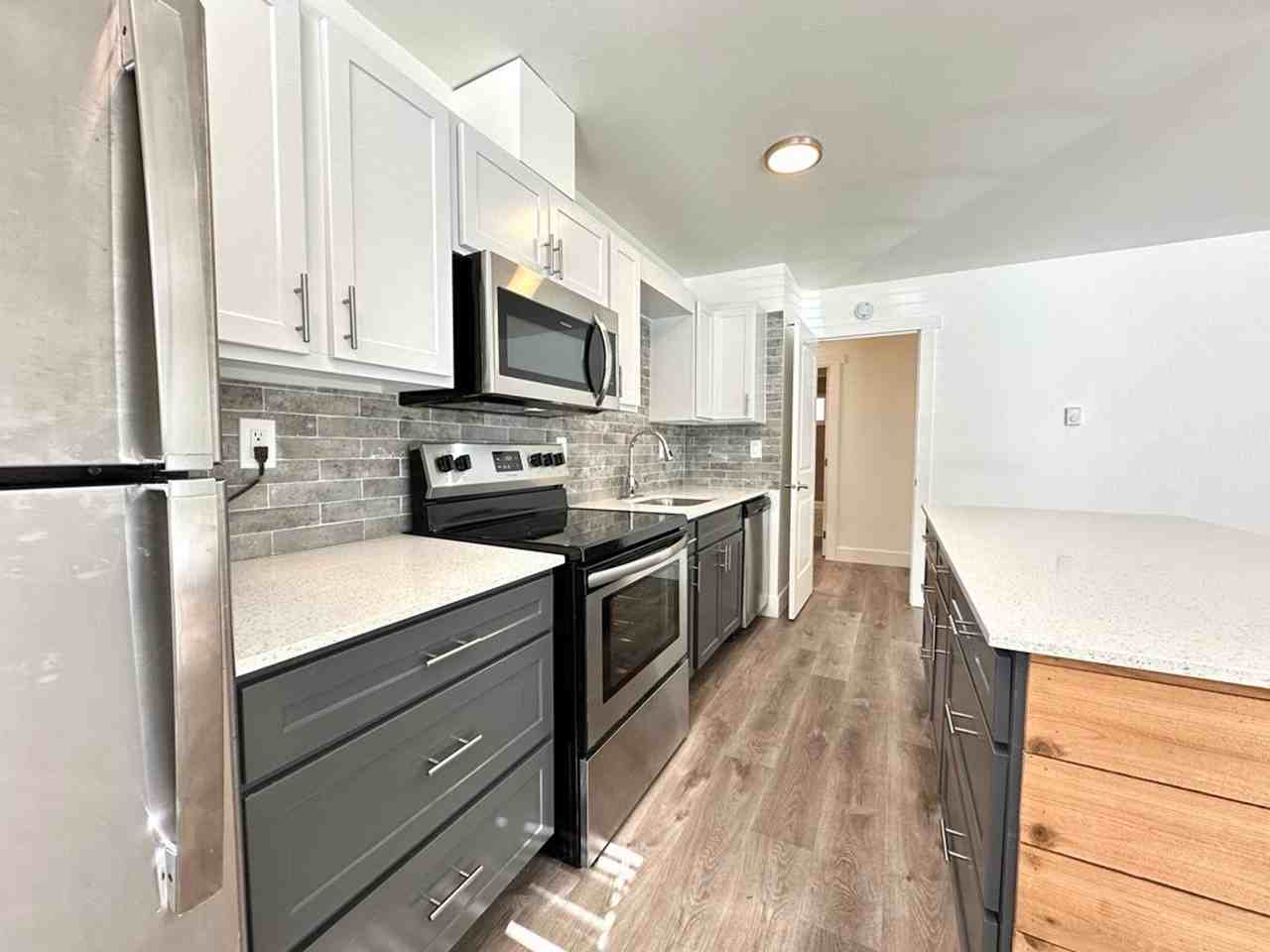 J3 Apartments - Photo 6 of 25