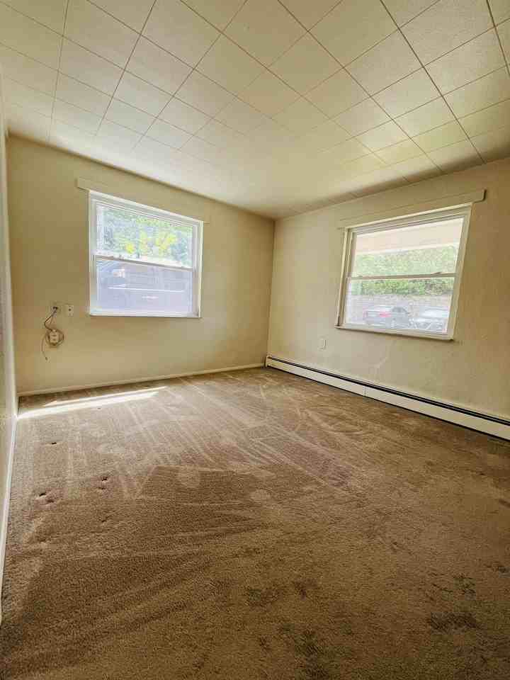 4596 -4598 Hamilton Avenue - Photo 5 of 11