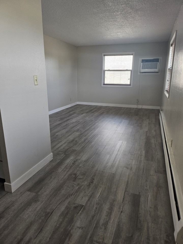 2055 Blairs Ferry Rd - Photo 5 of 9