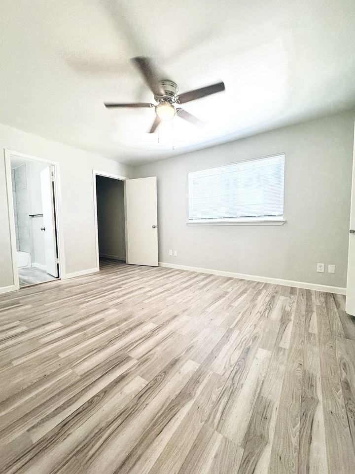 3500 Mockingbird - Photo 4 of 15