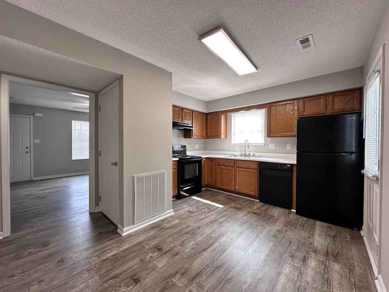 Rand 938 Townhomes - Photo 7 of 50