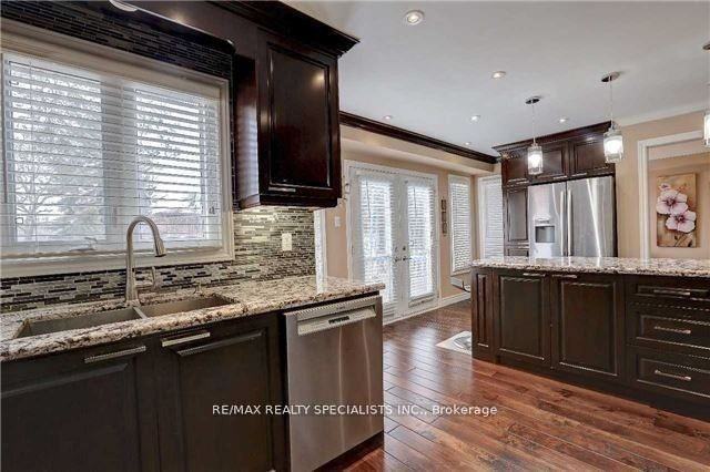 1089 Red Pine Crescent - Photo 3 of 19