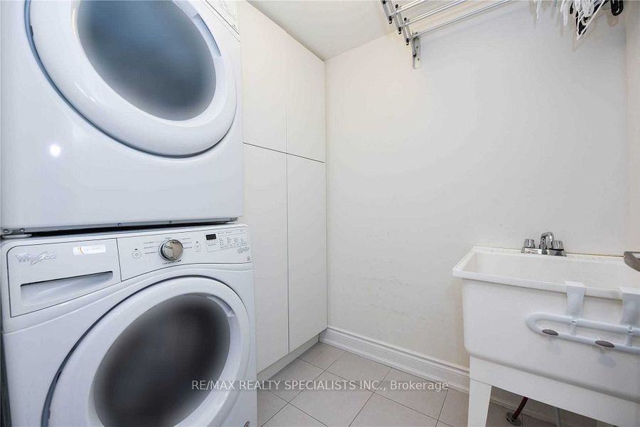 2025 Queensborough Gate - Photo 3 of 22