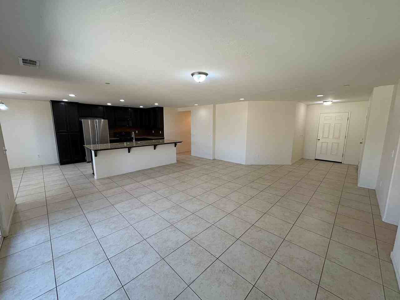 2132 E Sweet Ave - Photo 3 of 40