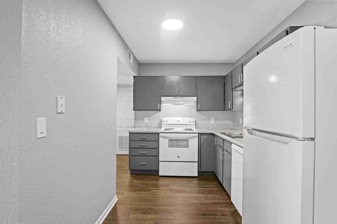 Callaway Villa Apartments - Photo 2 of 37