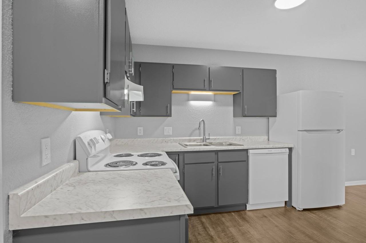 Callaway Villa Apartments - Photo 6 of 37