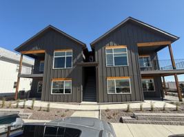 featured image of 1370 Howling Moon Way