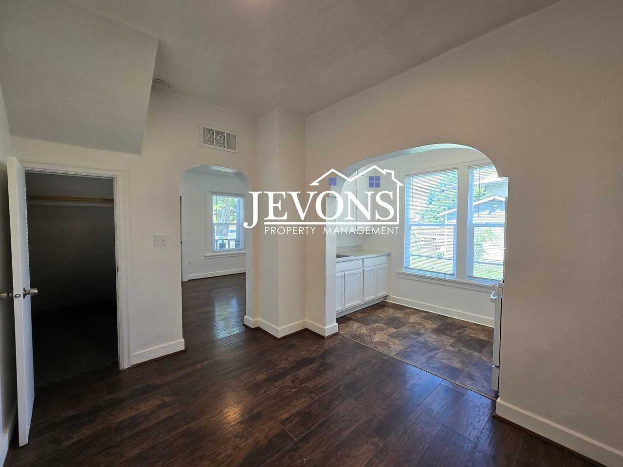 307 N 7th St Yakima, WA 98901 - Photo 6 of 20