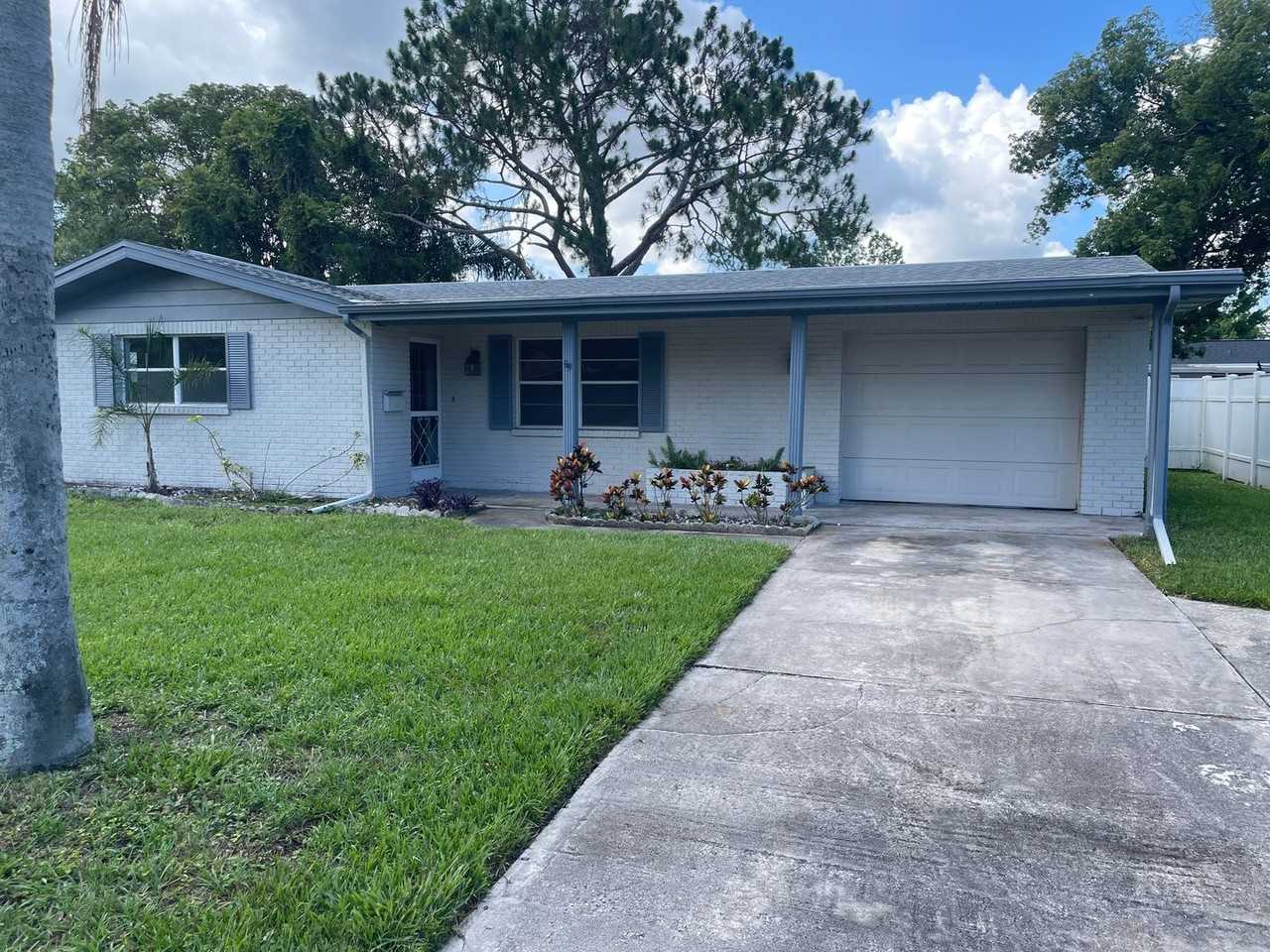 7552 Cumber Dr - Photo 2 of 33