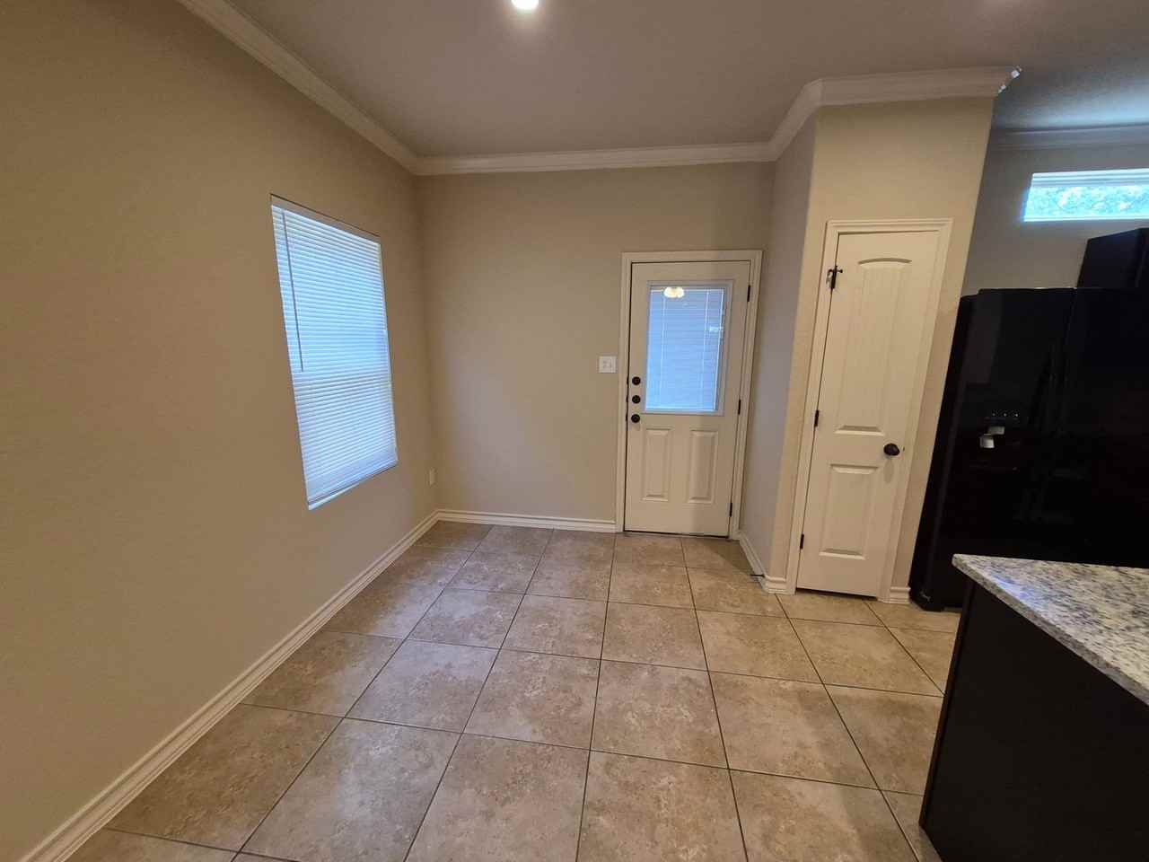 6838 Lakeview Dr #101 - Photo 5 of 23