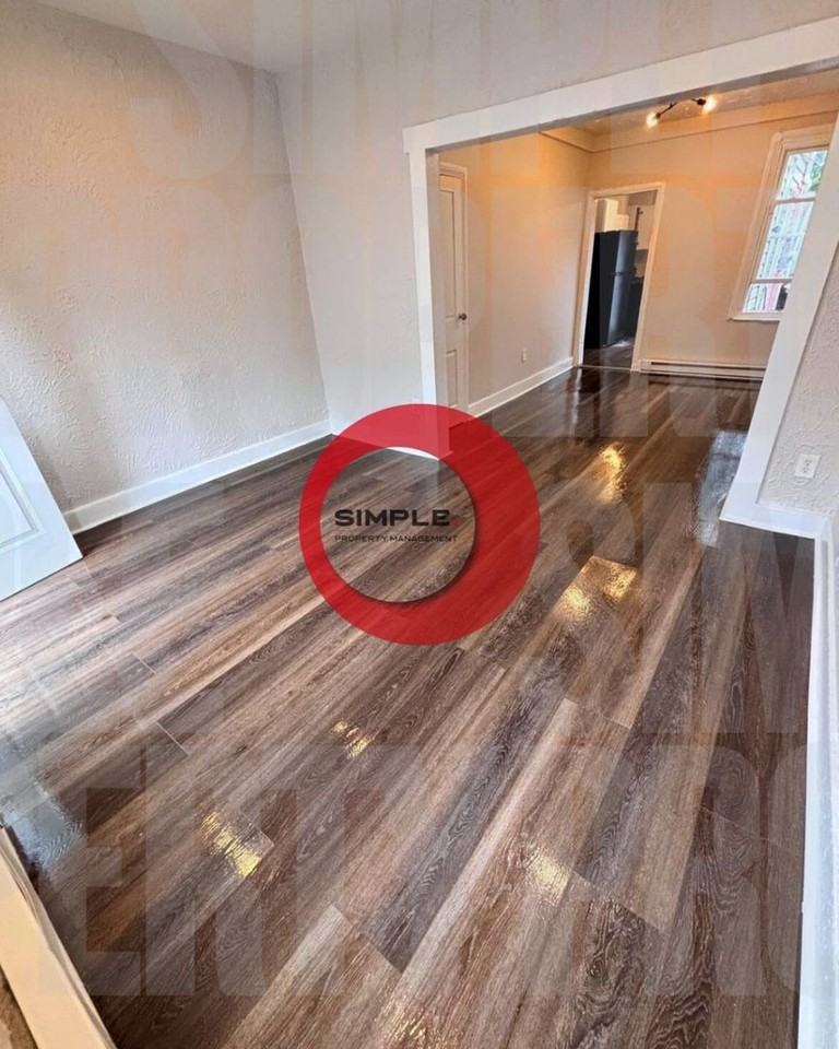 137 Wunder St - Photo 3 of 11