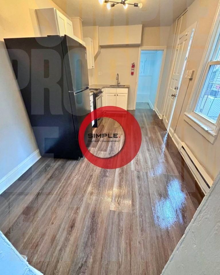 137 Wunder St - Photo 2 of 11