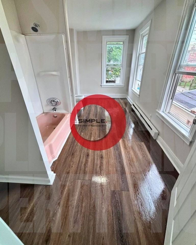 137 Wunder St - Photo 5 of 11