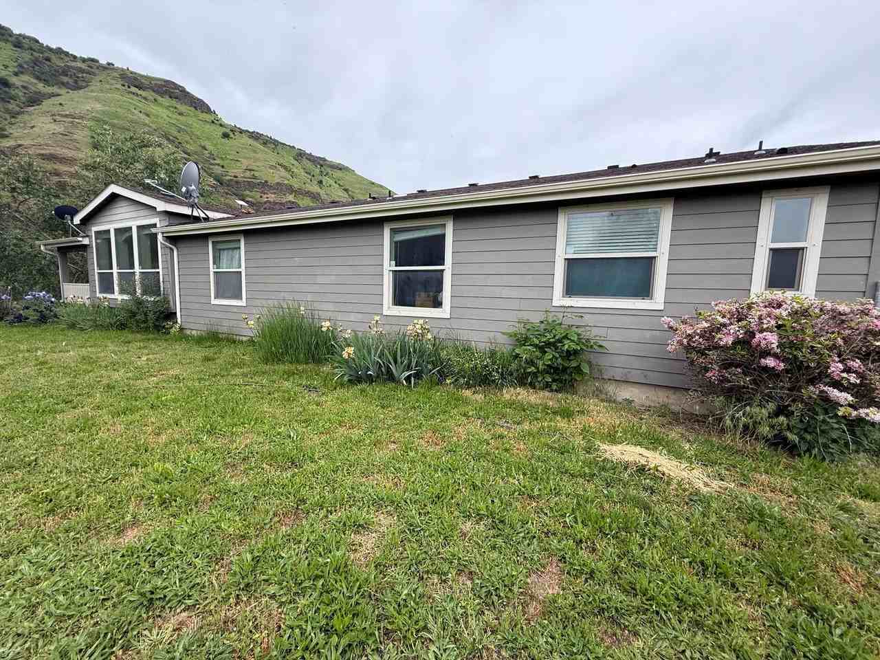 20324 Clearwater Dr - Photo 2 of 41