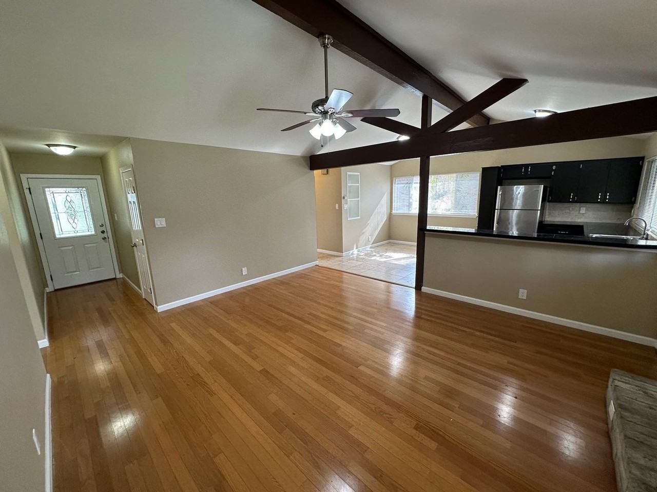 13314 Perthshire St - Photo 3 of 31