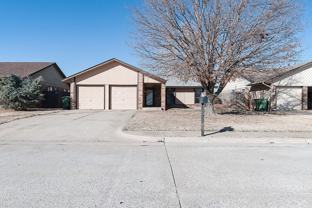 325 Chickasaw Ln - Photo 1 of 1