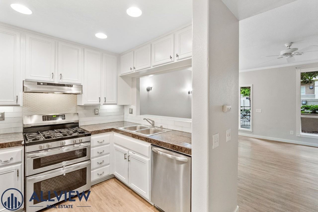 33 Silverwind - Photo 6 of 30