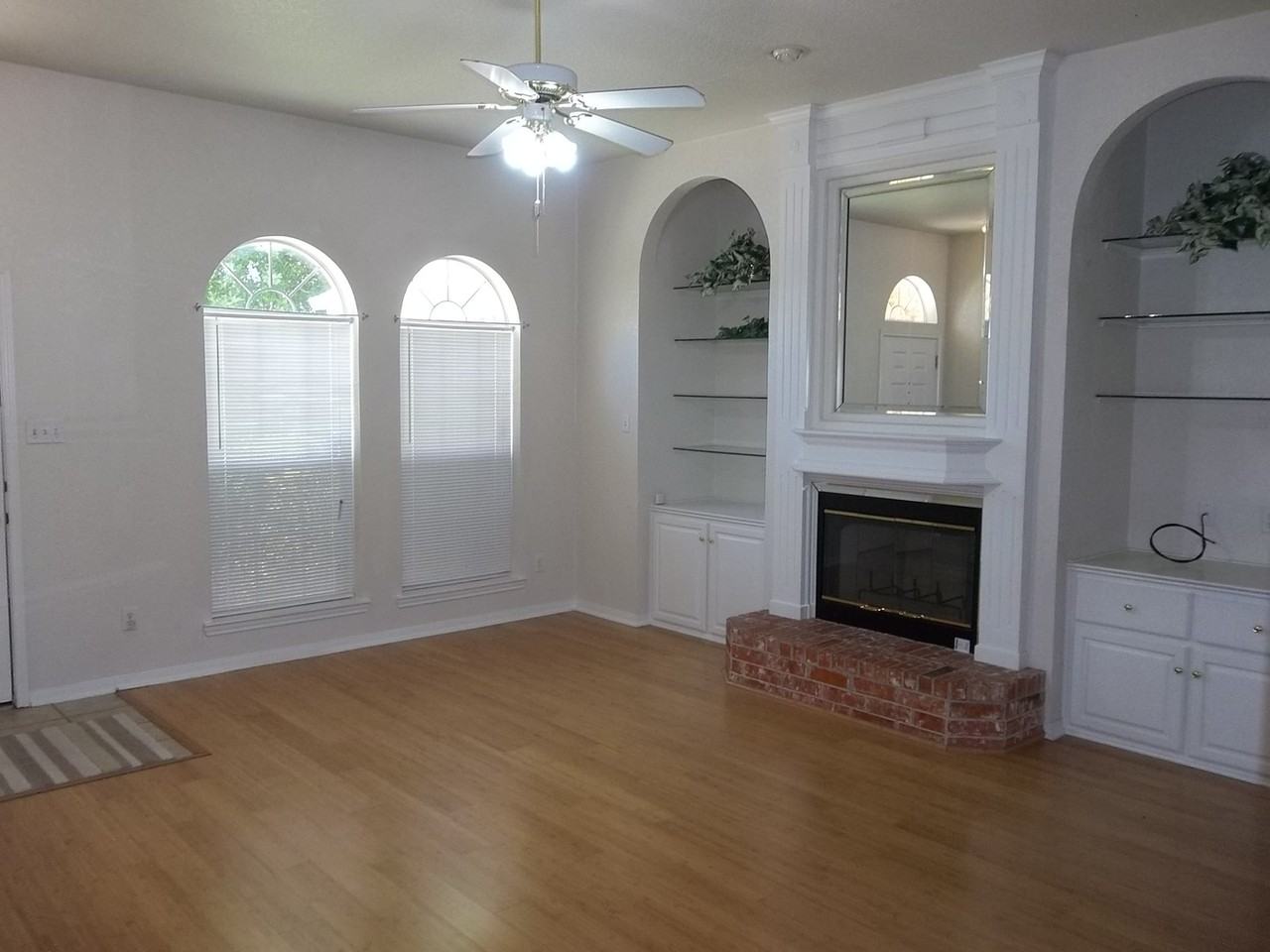 2703 Kinney Dr - Photo 2 of 13