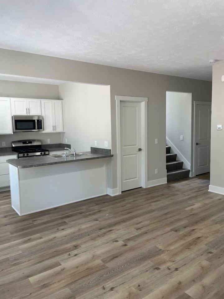 449 Washington Ave - Photo 2 of 12