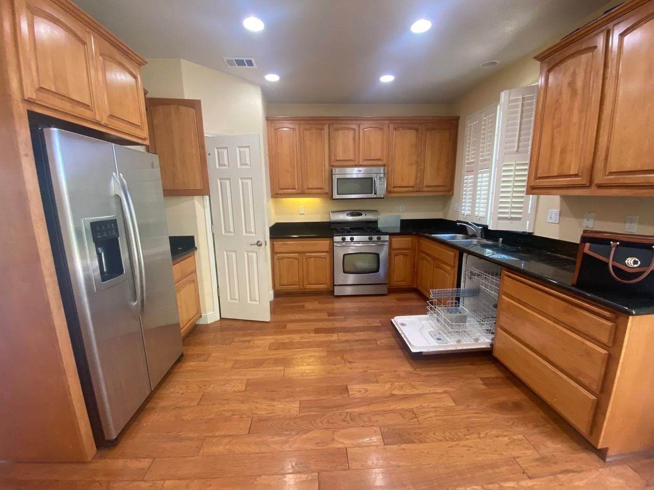 121 Gold Nugget Dr - Photo 2 of 18