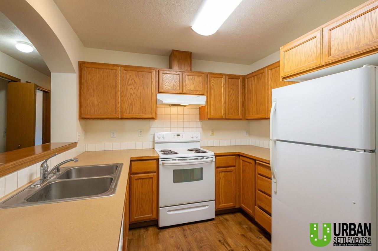 310 4th St - Photo 6 of 22