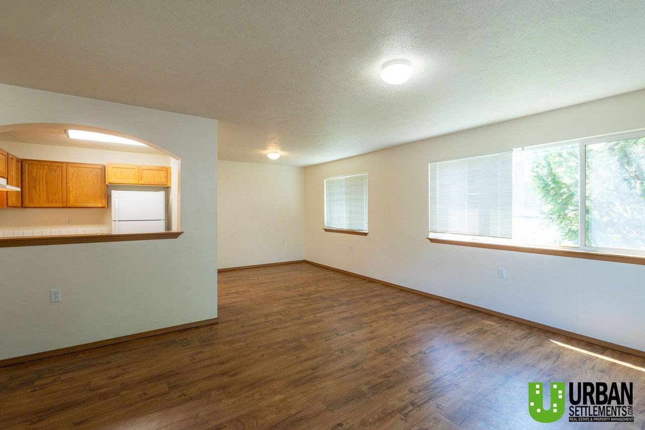 310 4th St - Photo 7 of 22