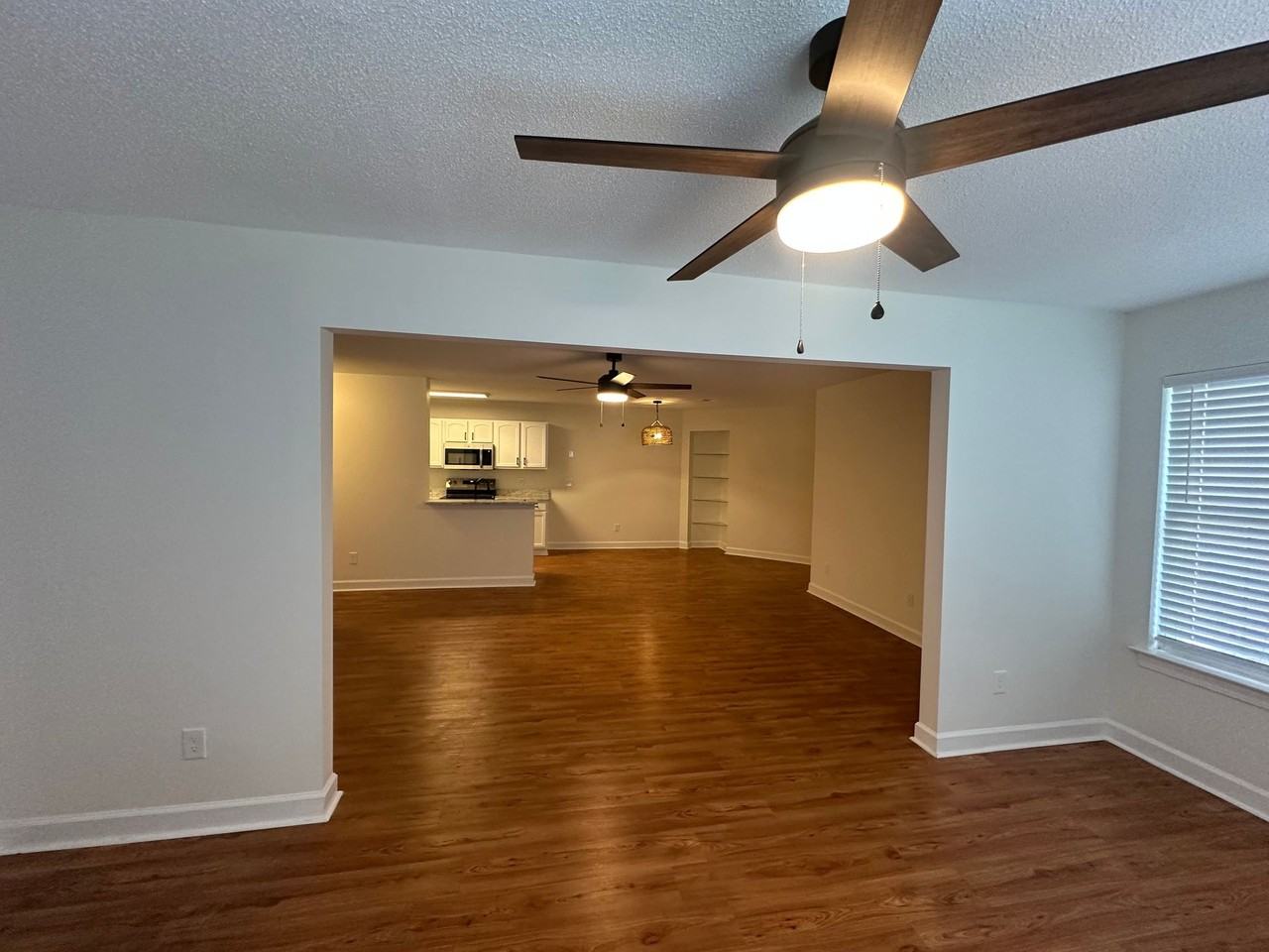 4304 Lotus Ct - Photo 7 of 38