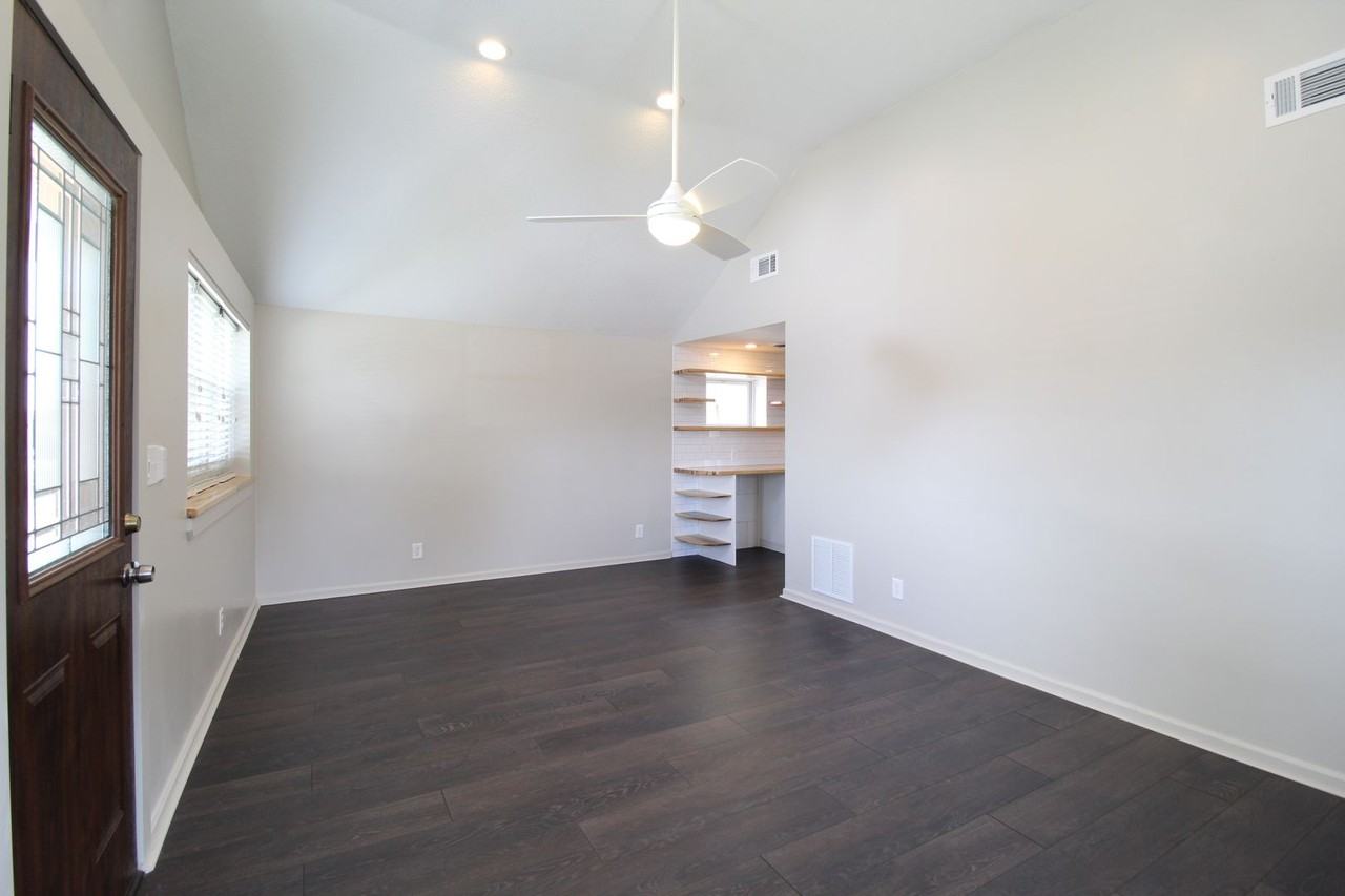 5101 Granada St - Photo 3 of 11