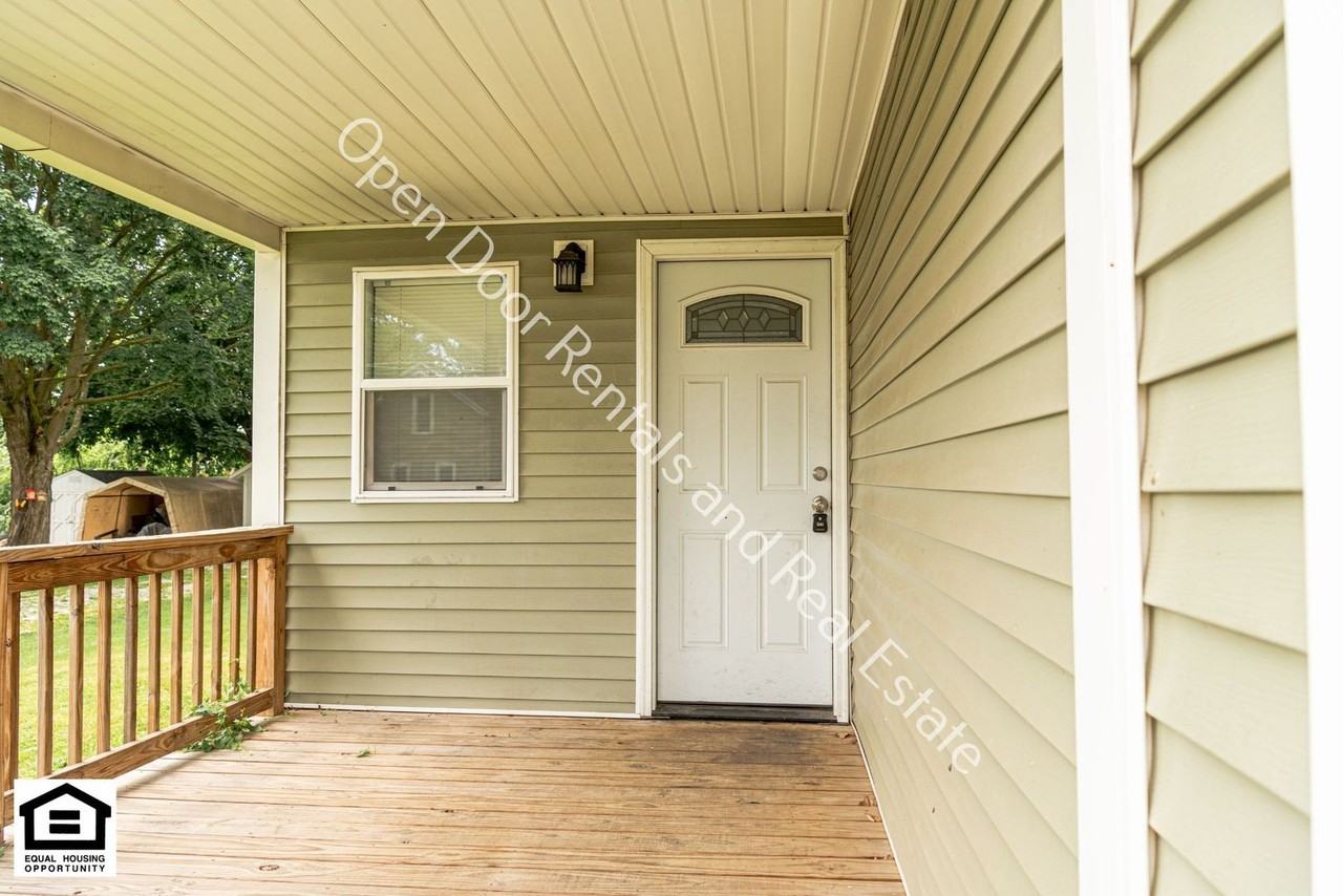 122 Walnut St - Photo 2 of 16