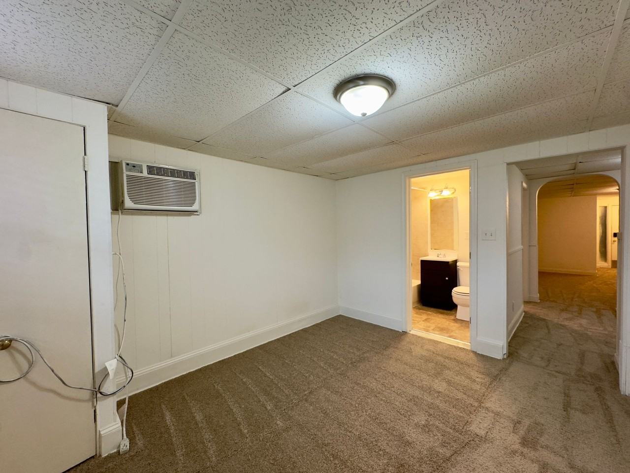 921 & 923 Saint Paul Street - Photo 7 of 9