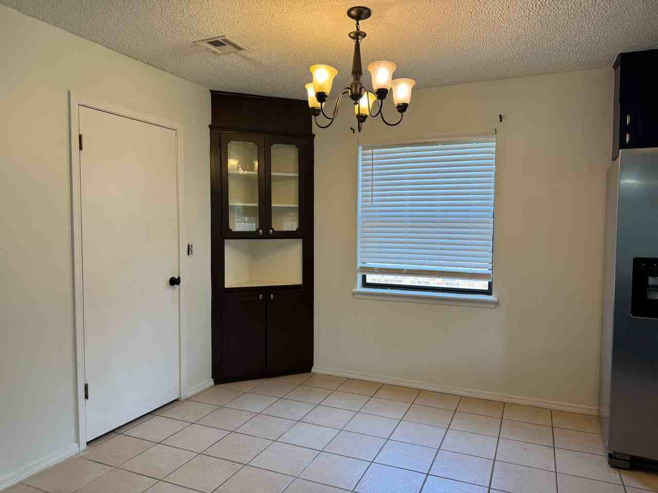 4718 Se 47th St - Photo 6 of 14