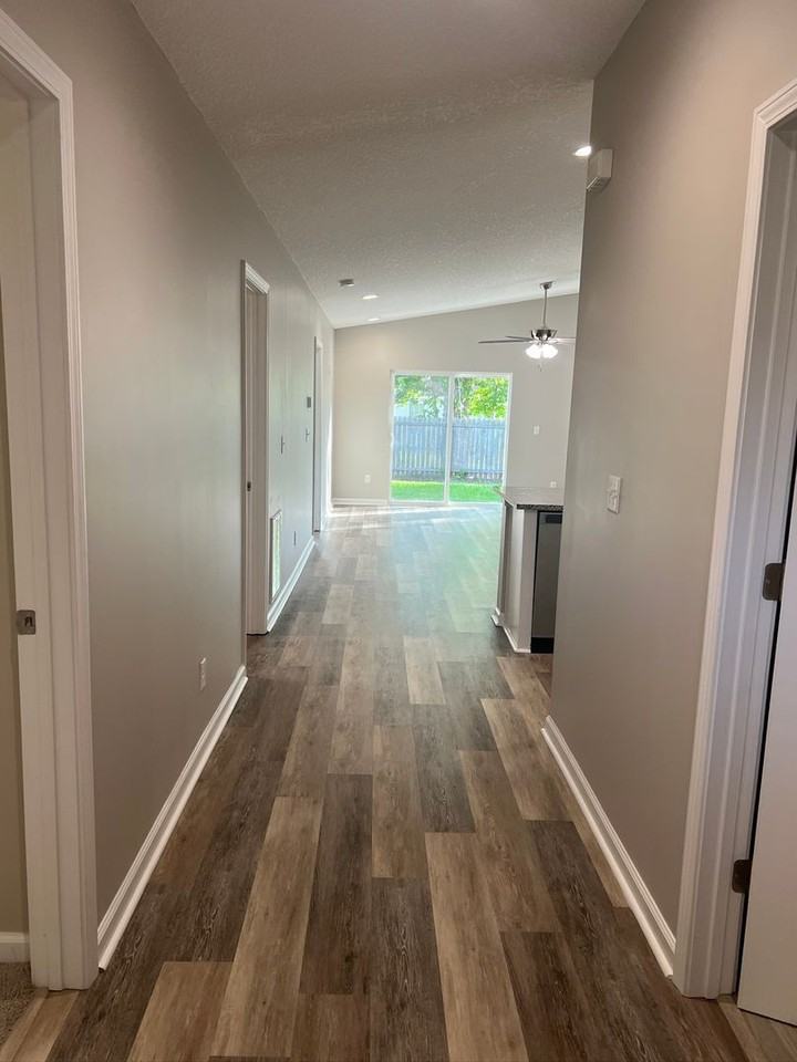 18 Aidan Ct - Photo 7 of 18