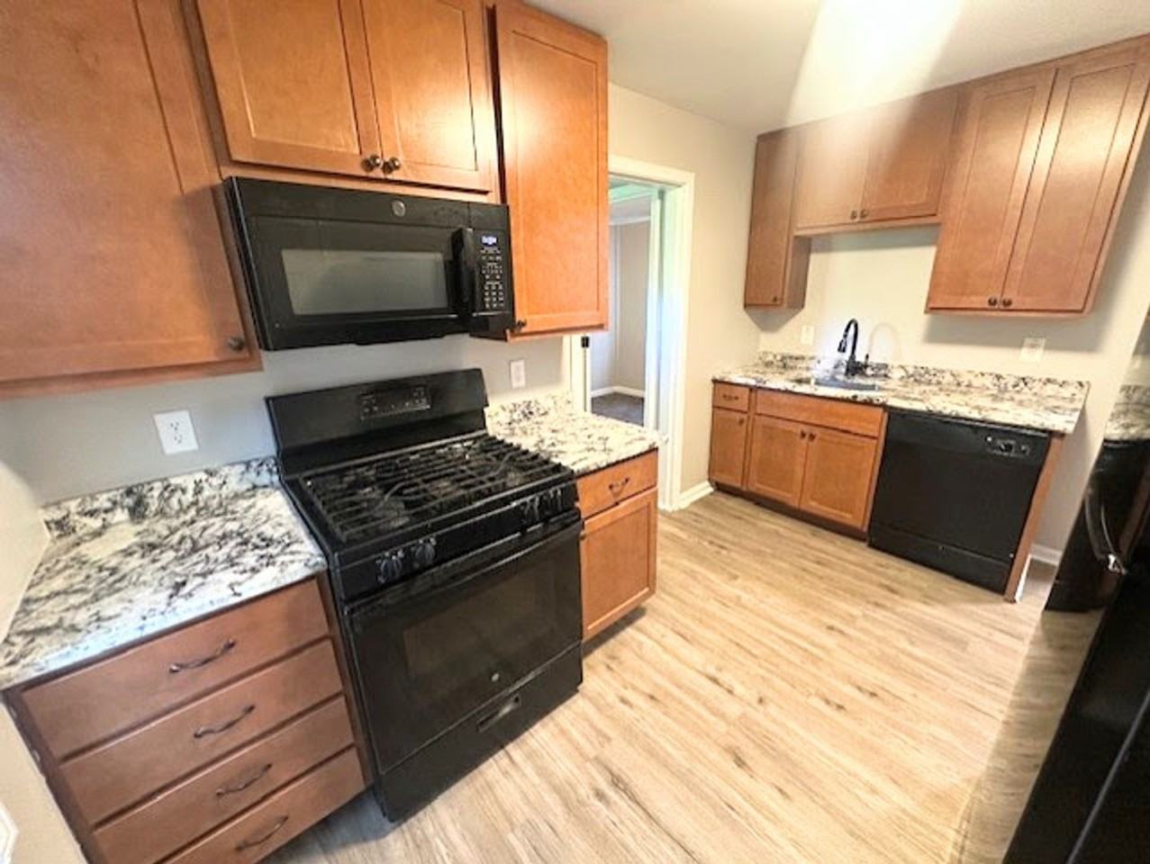 7620 Stanwood Dr - Photo 3 of 13