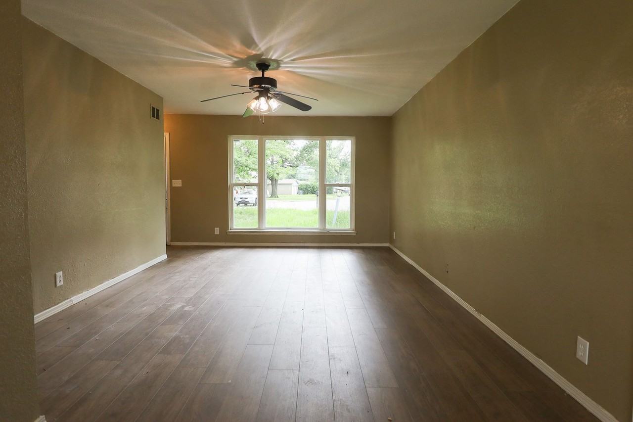 12539 E 20th Pl - Photo 4 of 18