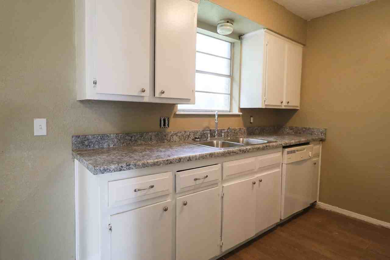 12539 E 20th Pl - Photo 6 of 18