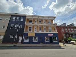 featured image of 1535 Lowrie St