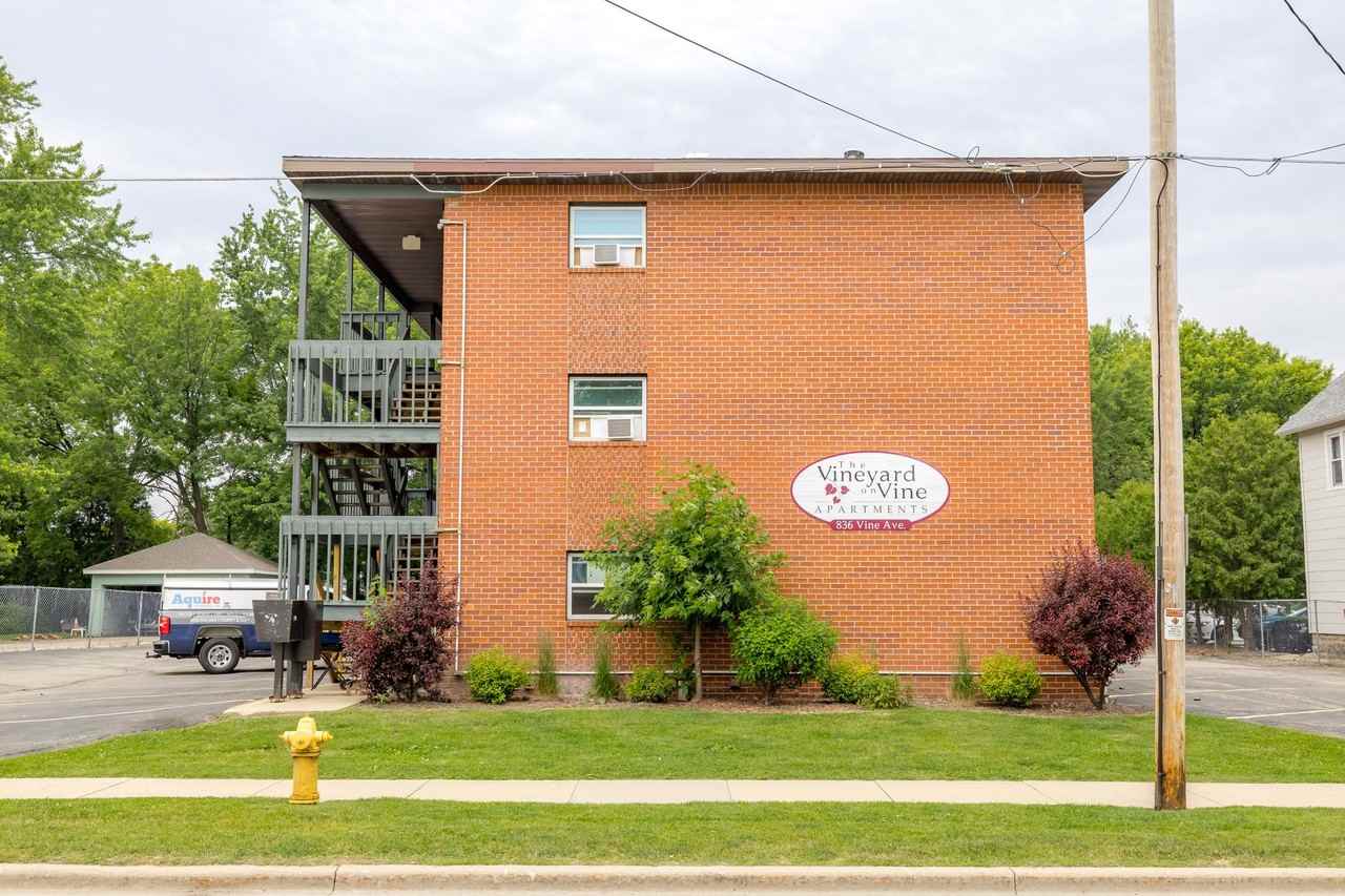 836 Vine Ave - Photo 2 of 24