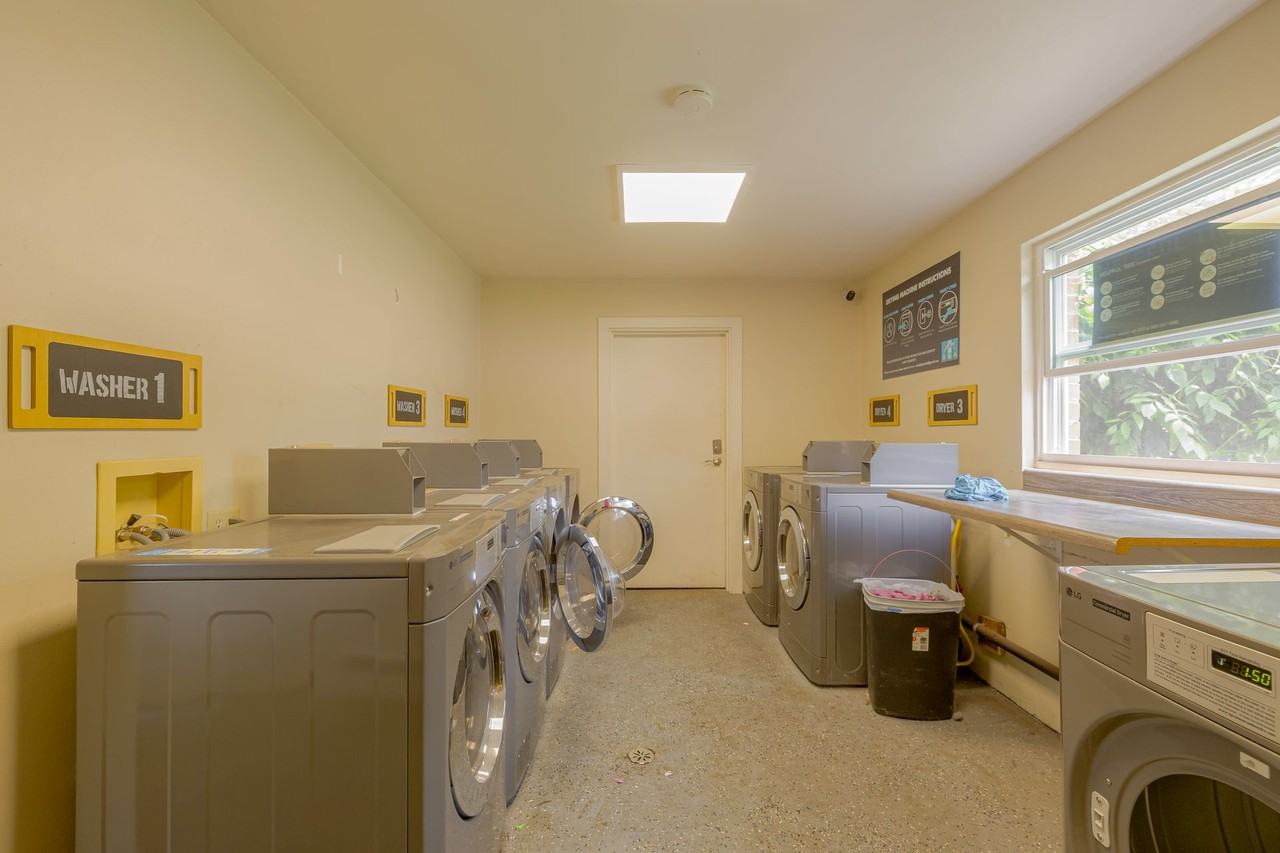 836 Vine Ave - Photo 4 of 24