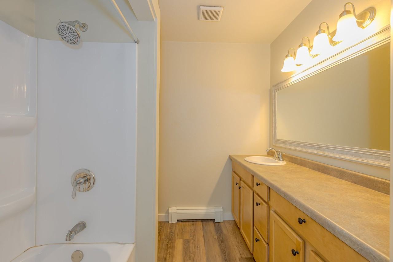 836 Vine Ave - Photo 5 of 24