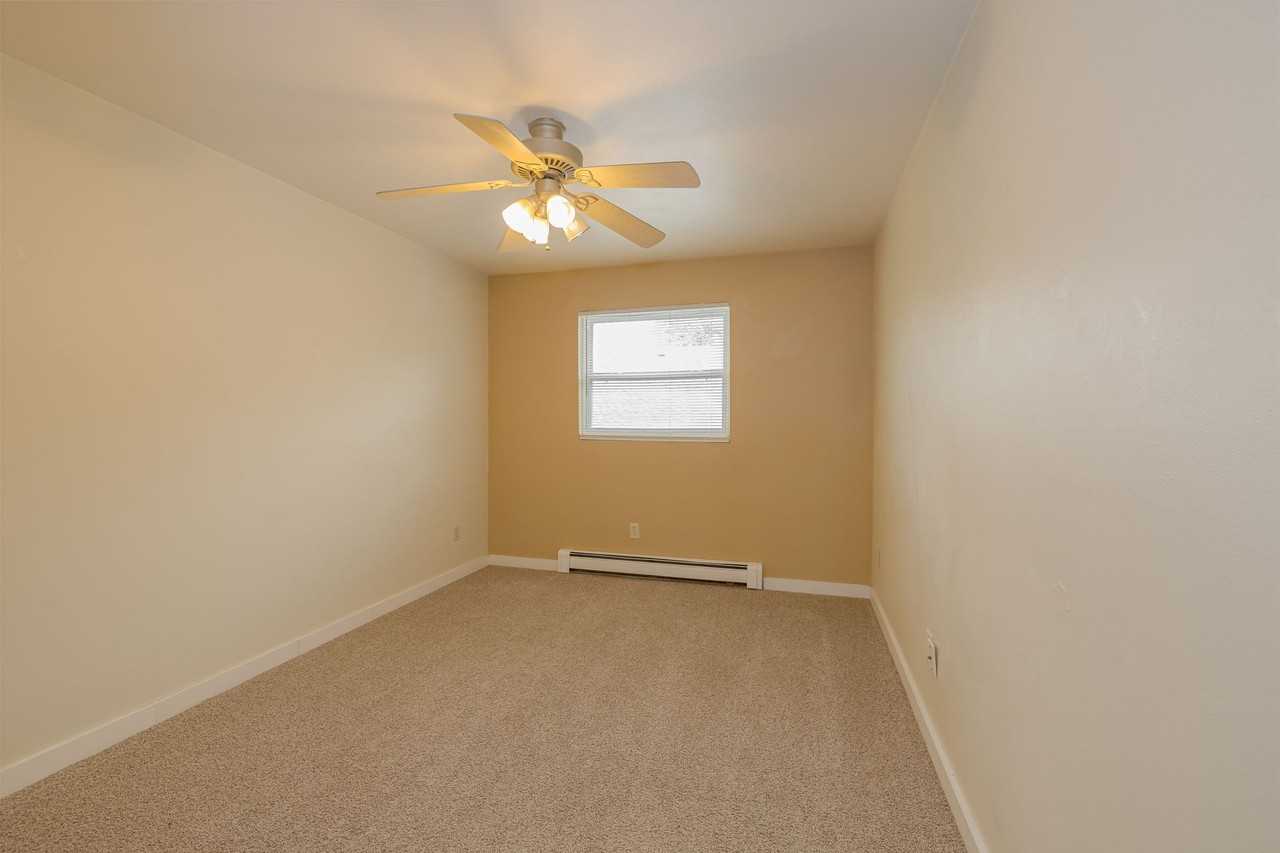 836 Vine Ave - Photo 7 of 24