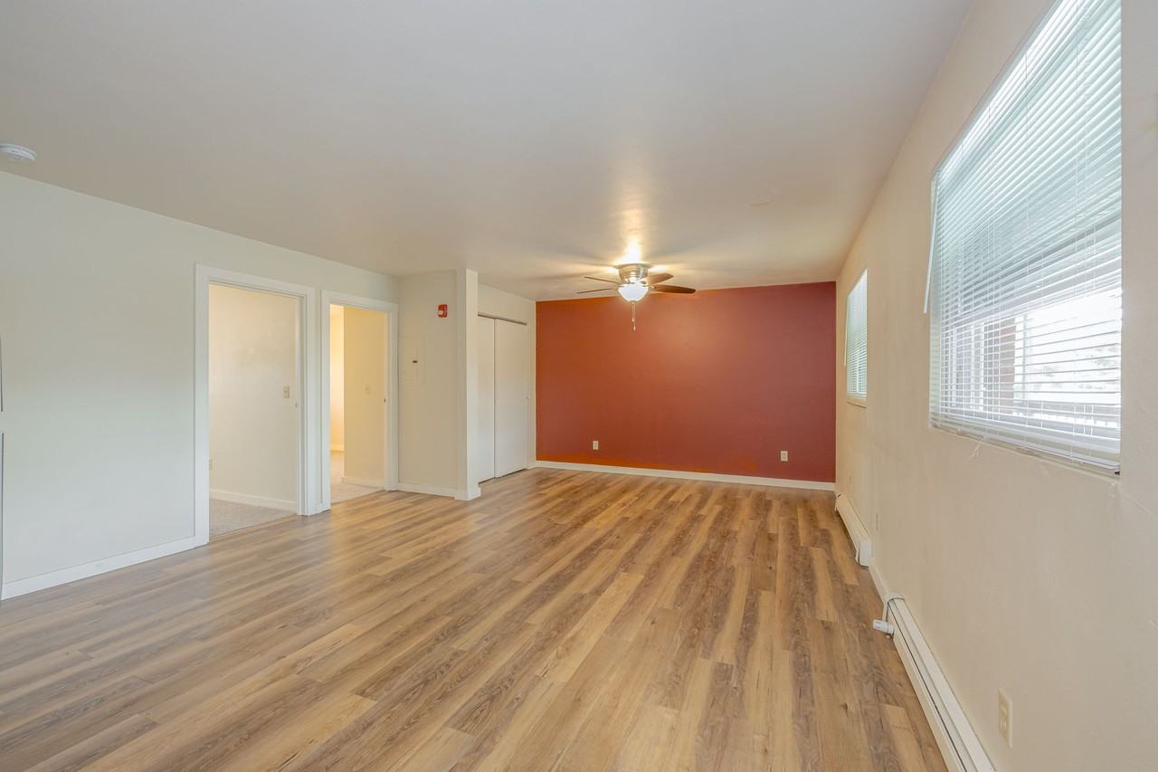 836 Vine Ave - Photo 3 of 17