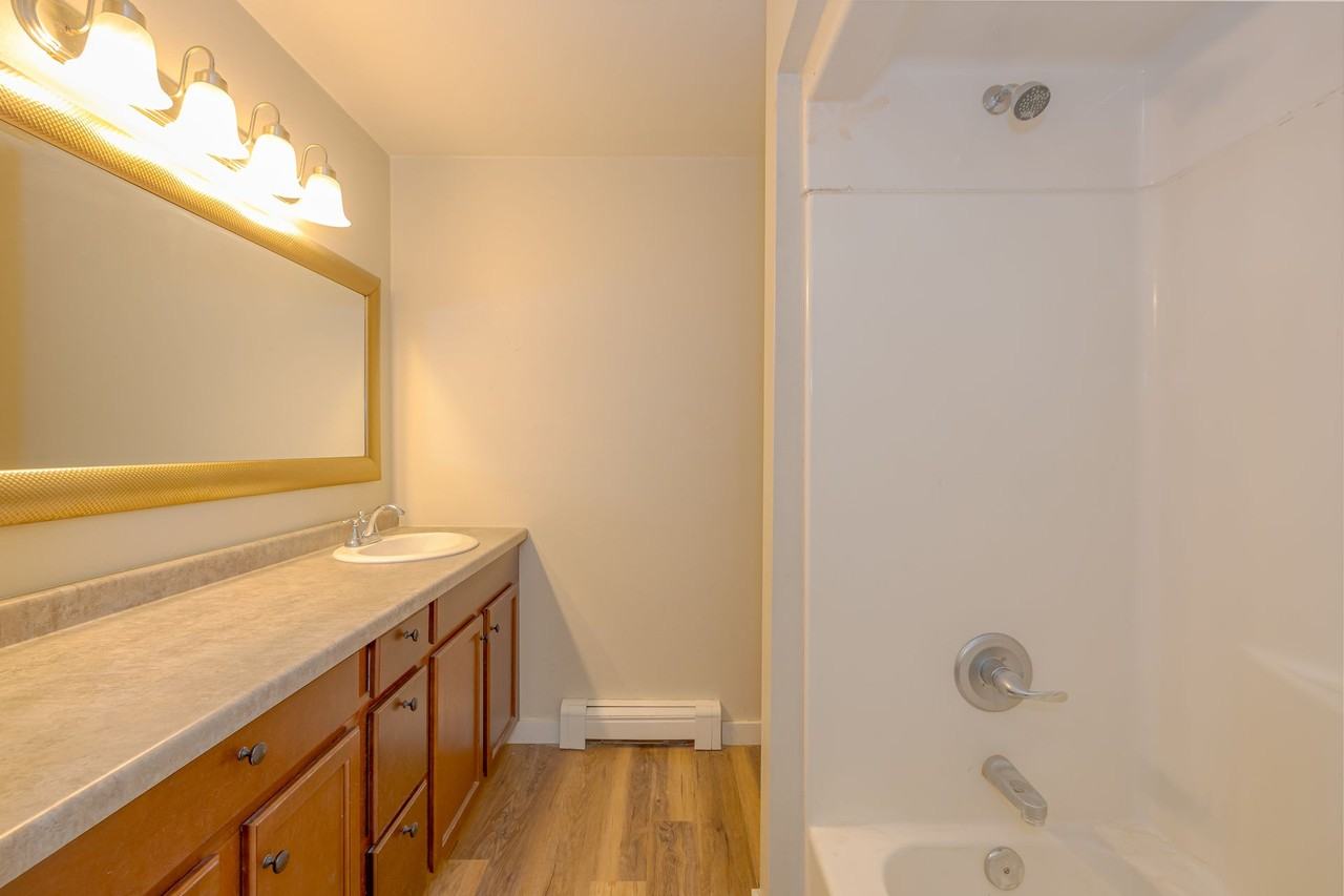 836 Vine Ave - Photo 5 of 17