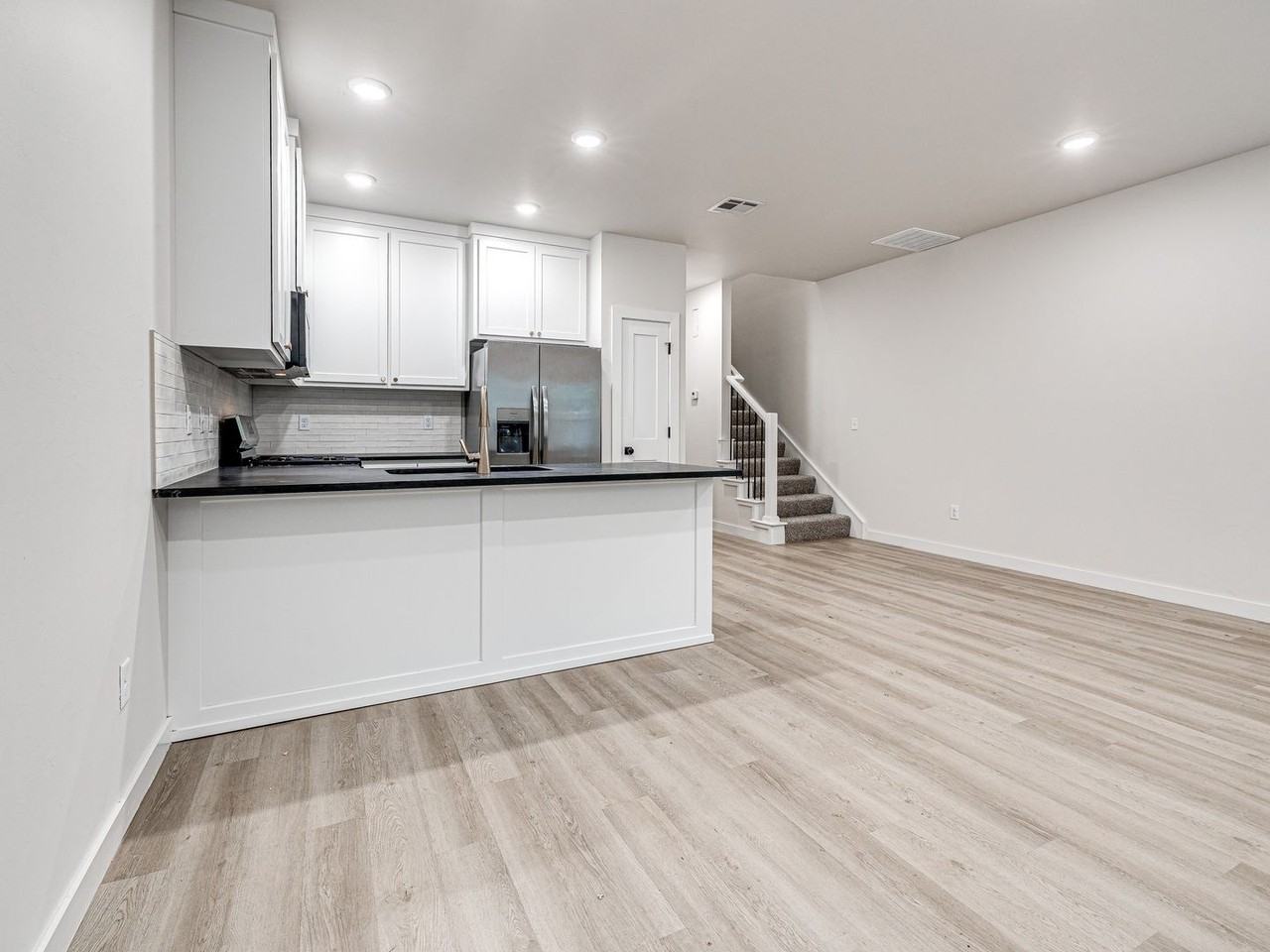 602 W 2nd St #110 - Photo 7 of 37
