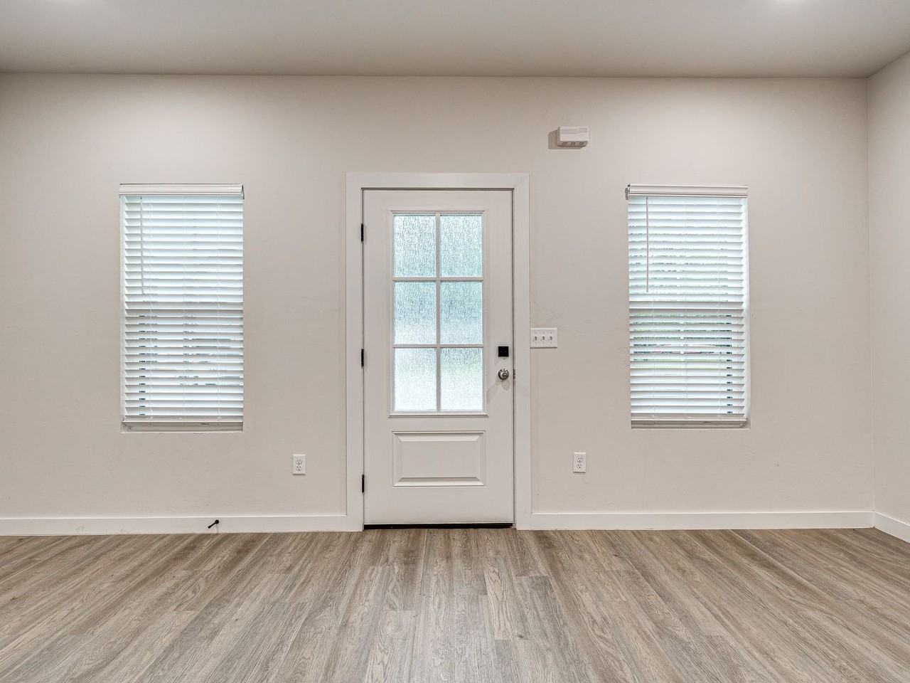 604 W 2nd St #110 - Photo 5 of 34